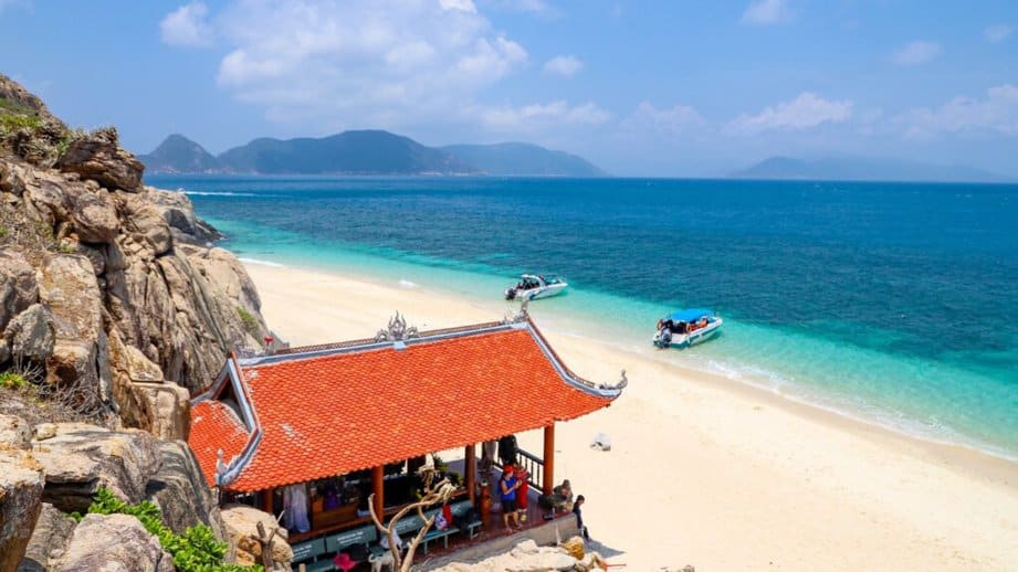 Con Dao Vietman beach with boats