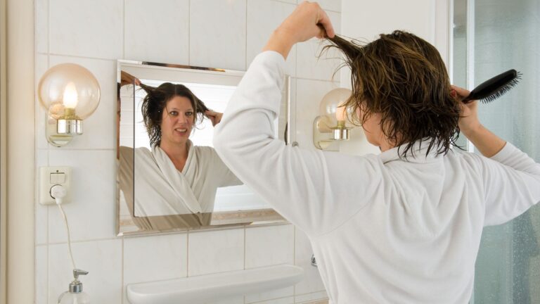 Pro Tips To Fix Your Damaged, Broken Hair