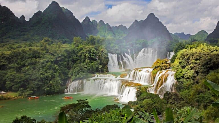 Stunning Waterfalls That Will Take Your Breath Away